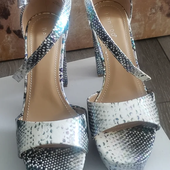 Python Pumps - Picture 2 of 4